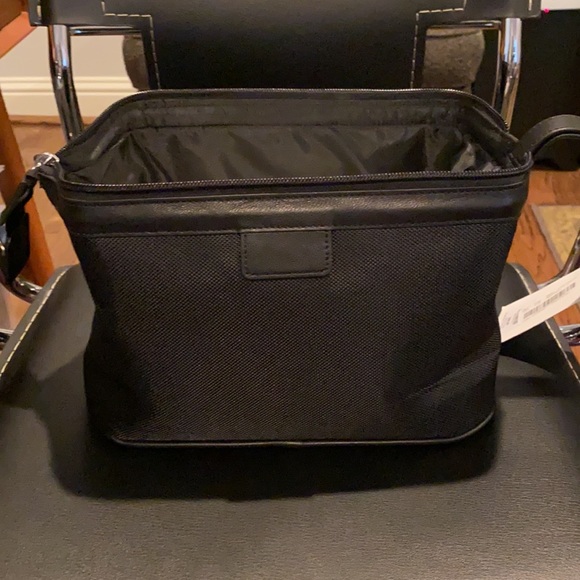 Man’s Shave Kit (New) - Picture 4 of 7